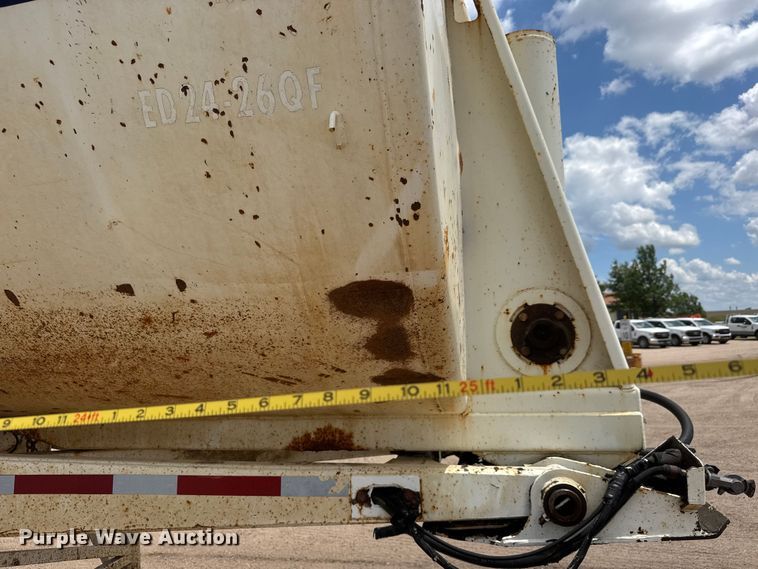 image for item NA9368 2001 Ranch end dump trailer