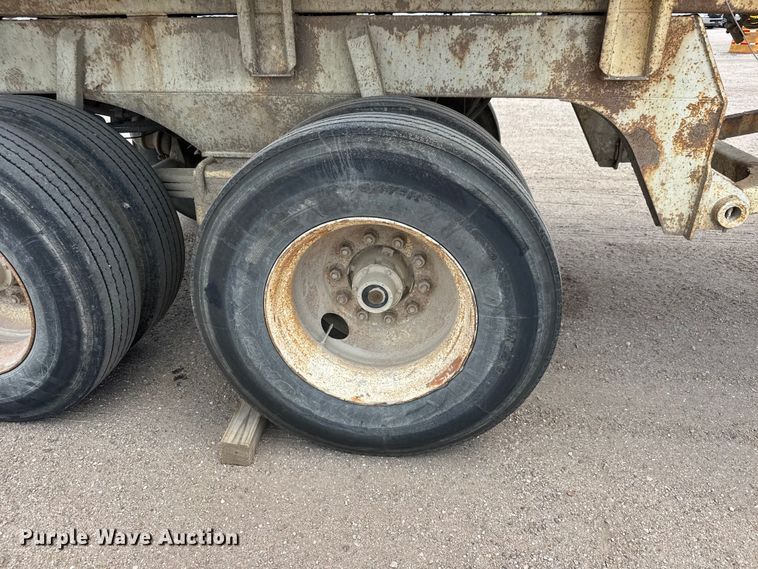 image for item NA9368 2001 Ranch end dump trailer