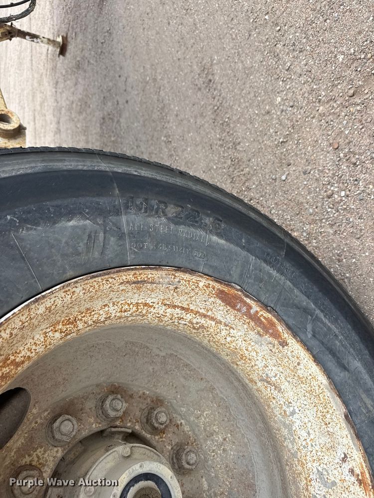 image for item NA9368 2001 Ranch end dump trailer