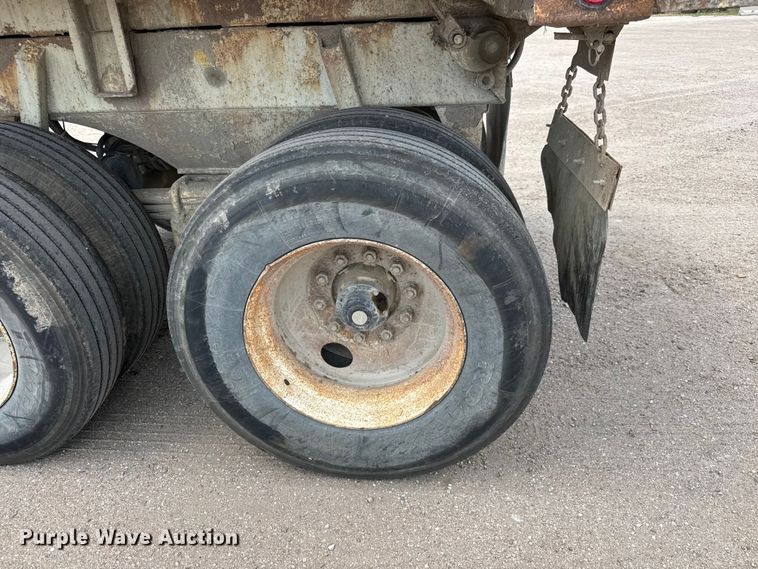 image for item NA9368 2001 Ranch end dump trailer