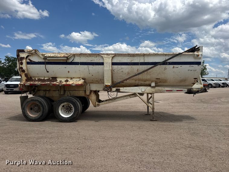 image for item NA9372 2001 Ranch end dump trailer