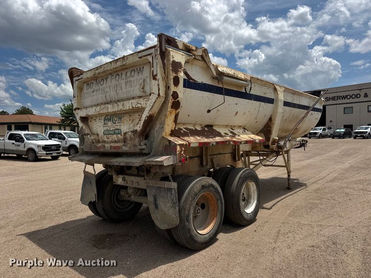 image for item NA9372 2001 Ranch end dump trailer
