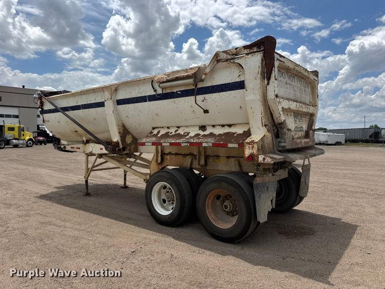 image for item NA9372 2001 Ranch end dump trailer