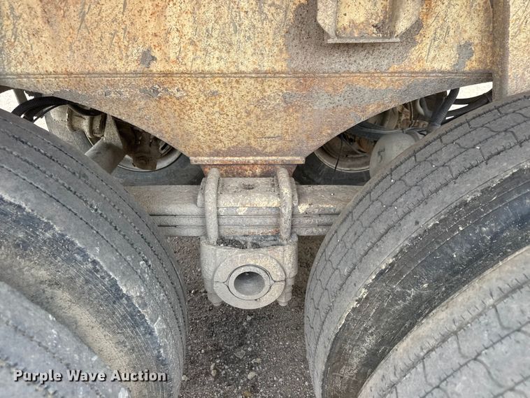 image for item NA9372 2001 Ranch end dump trailer