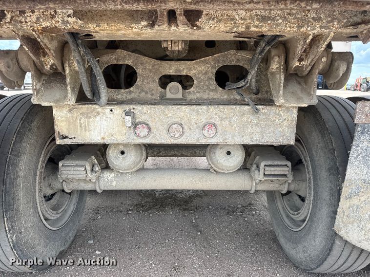 image for item NA9372 2001 Ranch end dump trailer