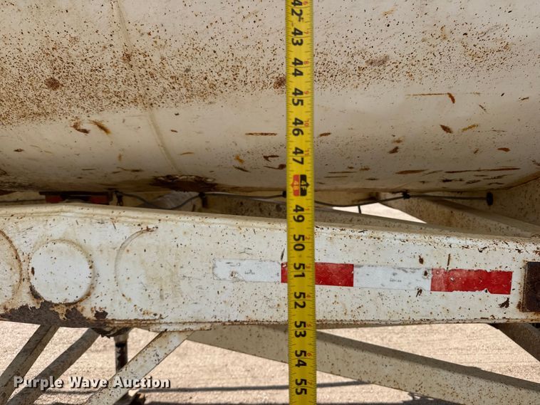 image for item NA9372 2001 Ranch end dump trailer