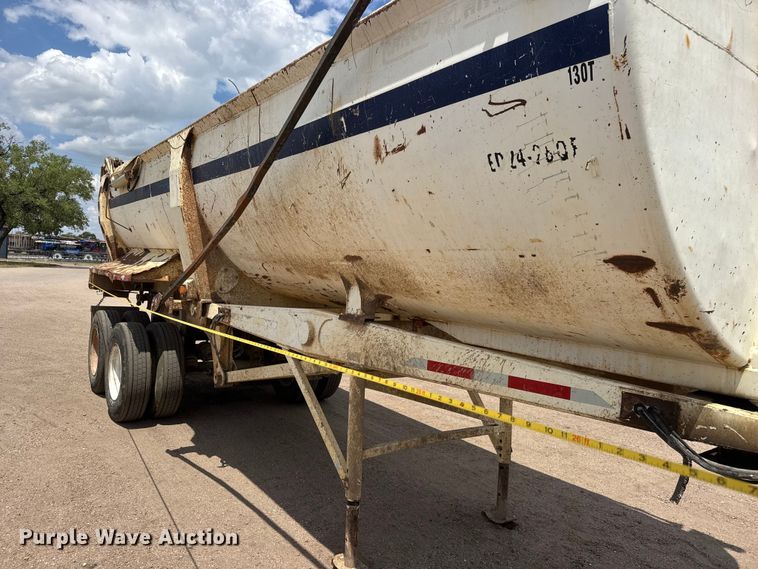 image for item NA9372 2001 Ranch end dump trailer