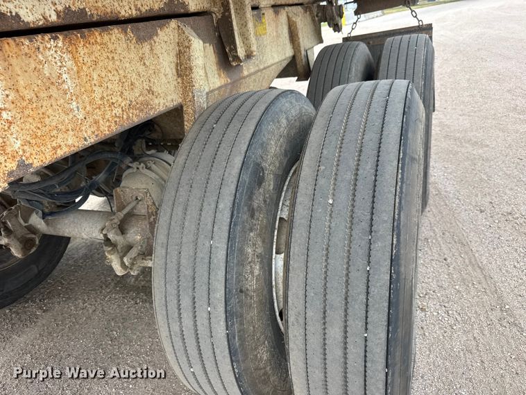 image for item NA9372 2001 Ranch end dump trailer