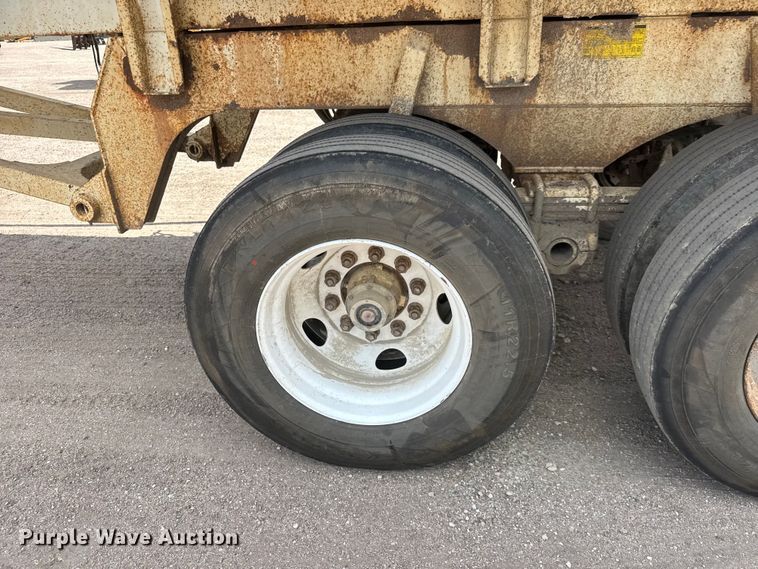 image for item NA9372 2001 Ranch end dump trailer