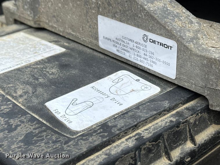 image for item ND9476 2017 Freightliner Cascadia semi truck