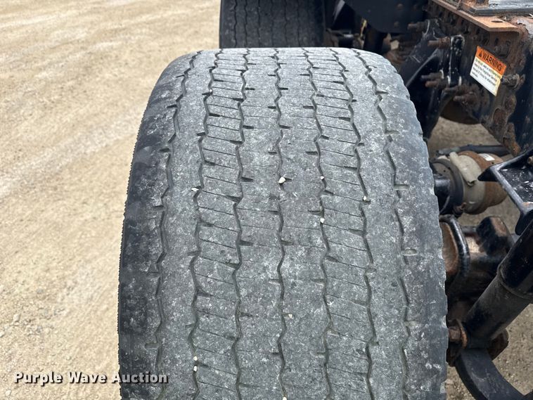 image for item ND9476 2017 Freightliner Cascadia semi truck