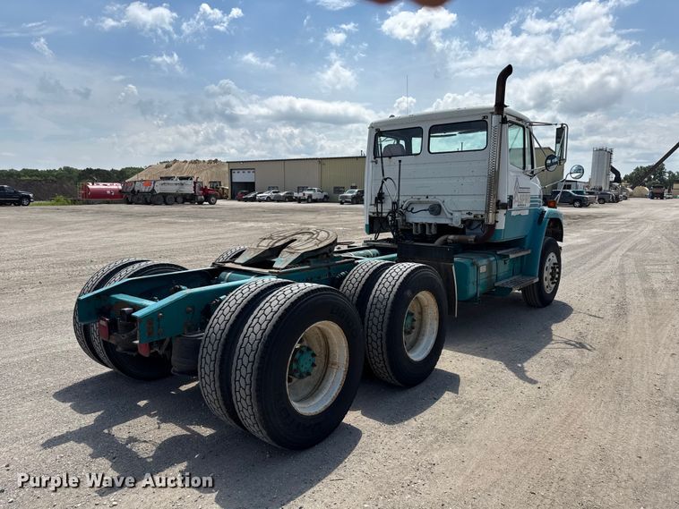 image for item ND9485 1995 Freightliner FL106 semi truck
