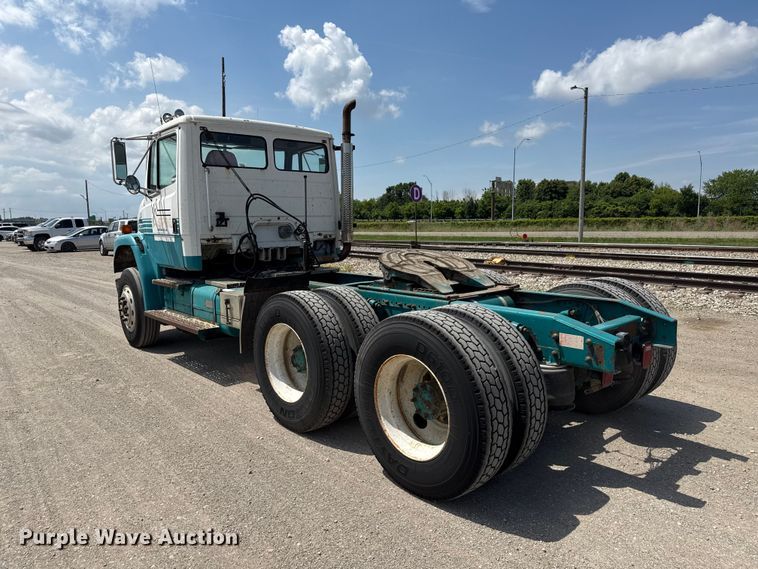 image for item ND9485 1995 Freightliner FL106 semi truck