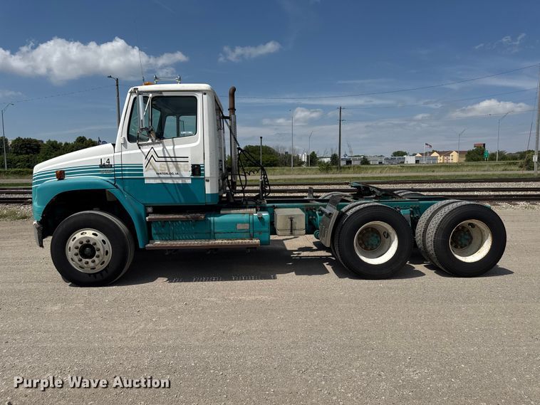 image for item ND9485 1995 Freightliner FL106 semi truck