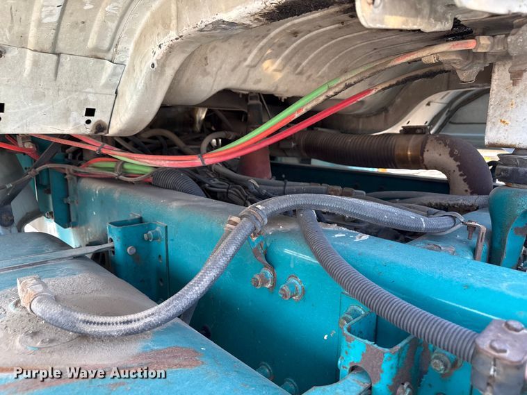 image for item ND9485 1995 Freightliner FL106 semi truck