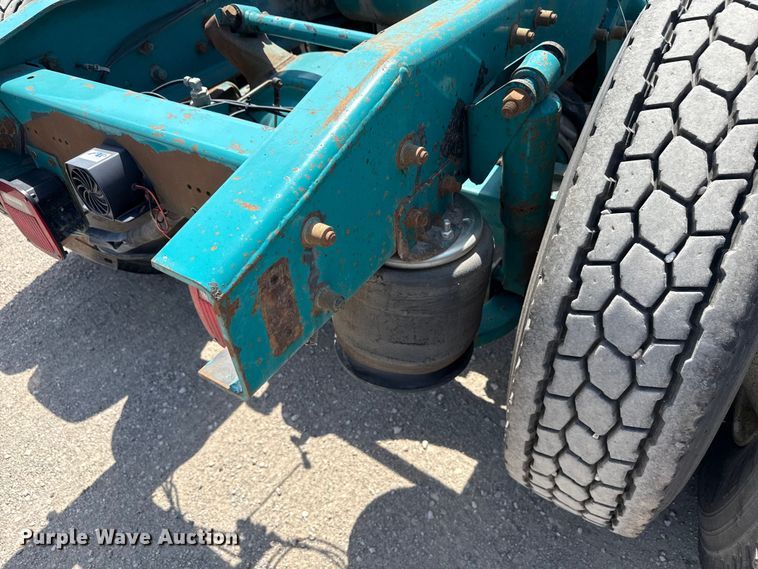 image for item ND9485 1995 Freightliner FL106 semi truck