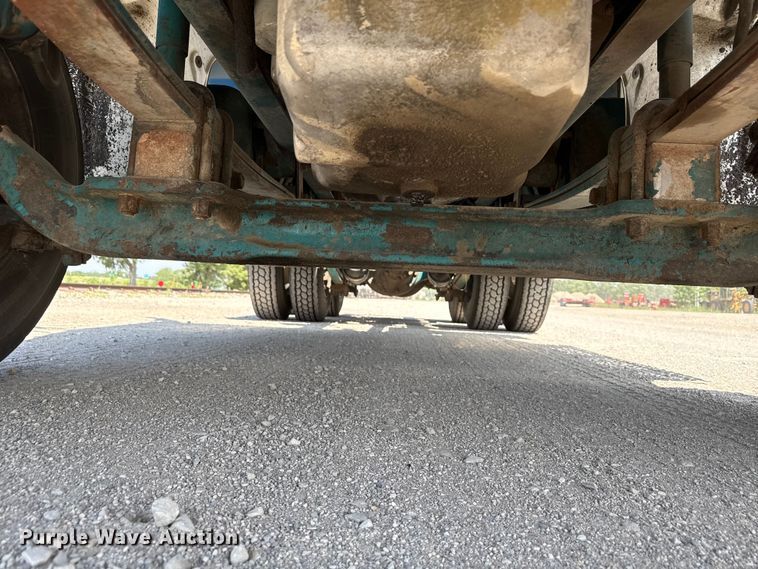 image for item ND9485 1995 Freightliner FL106 semi truck