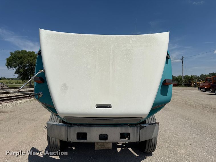 image for item ND9485 1995 Freightliner FL106 semi truck