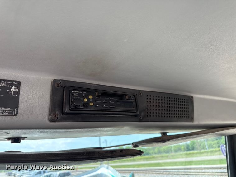 image for item ND9485 1995 Freightliner FL106 semi truck