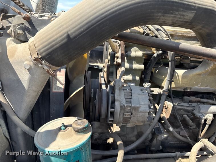 image for item ND9485 1995 Freightliner FL106 semi truck
