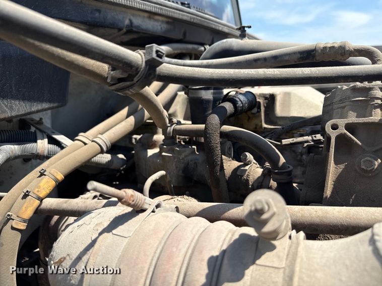 image for item ND9485 1995 Freightliner FL106 semi truck