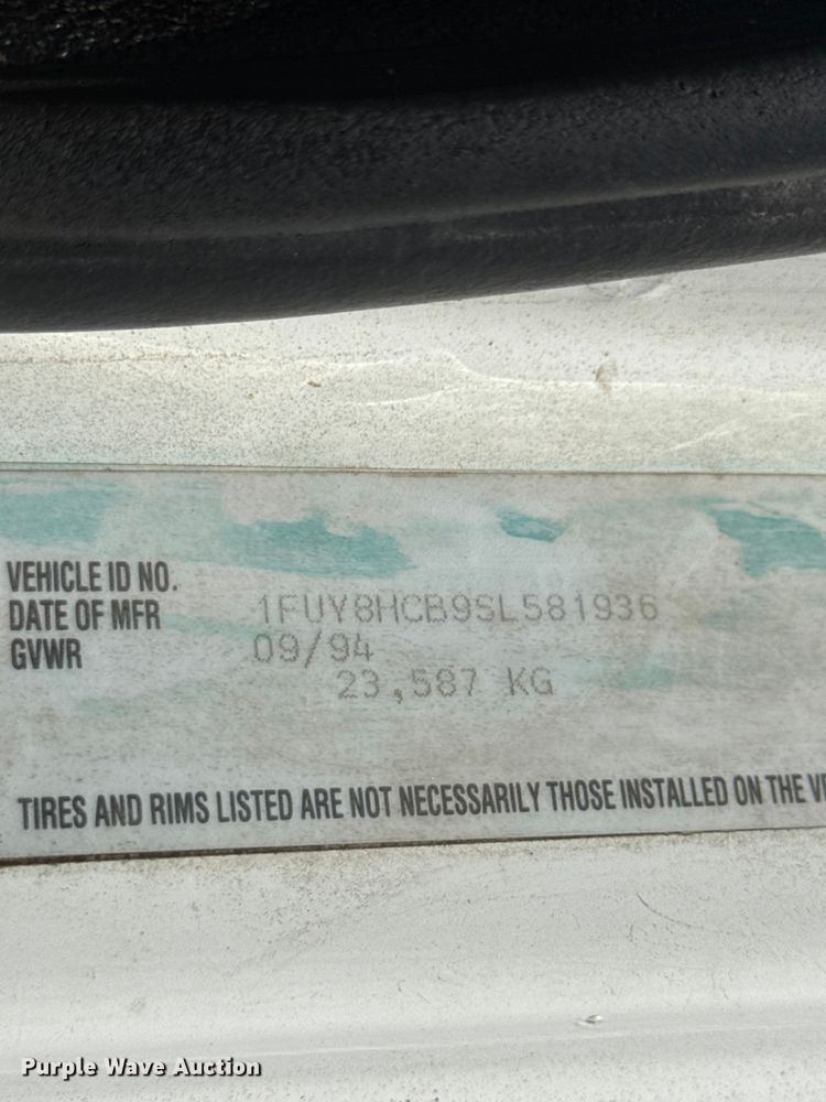 image for item ND9485 1995 Freightliner FL106 semi truck