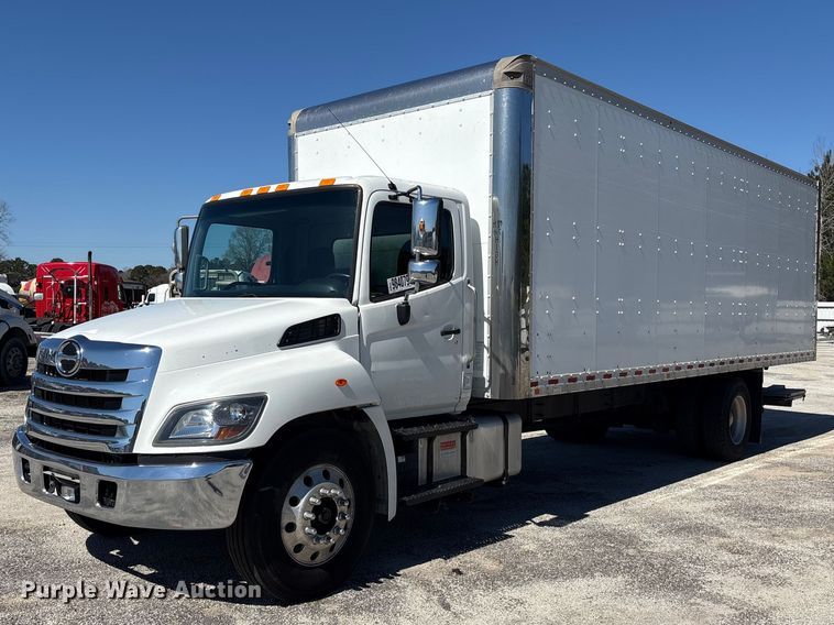 image for item YA1868 2019 Hino box truck