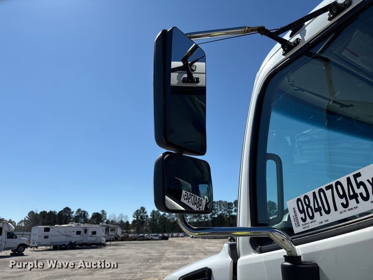 image for item YA1868 2019 Hino box truck