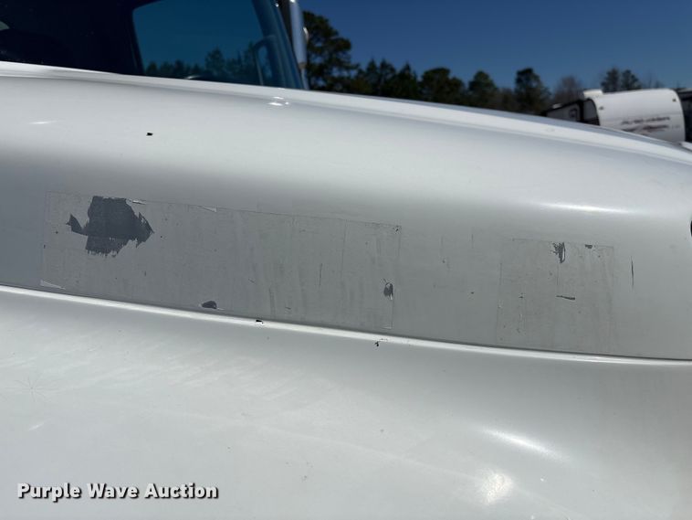 image for item YA1868 2019 Hino box truck