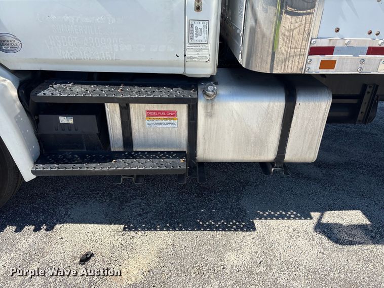 image for item YA1868 2019 Hino box truck