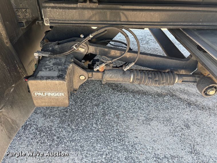 image for item YA1868 2019 Hino box truck