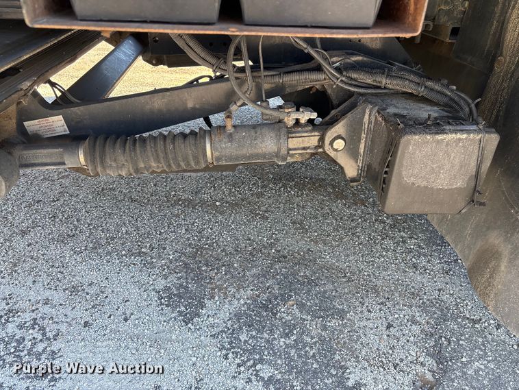 image for item YA1868 2019 Hino box truck