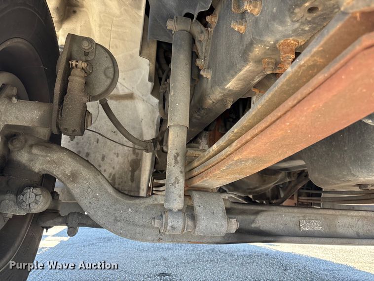 image for item YA1868 2019 Hino box truck