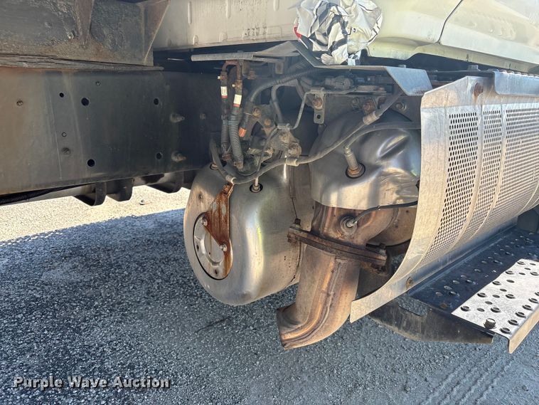 image for item YA1868 2019 Hino box truck