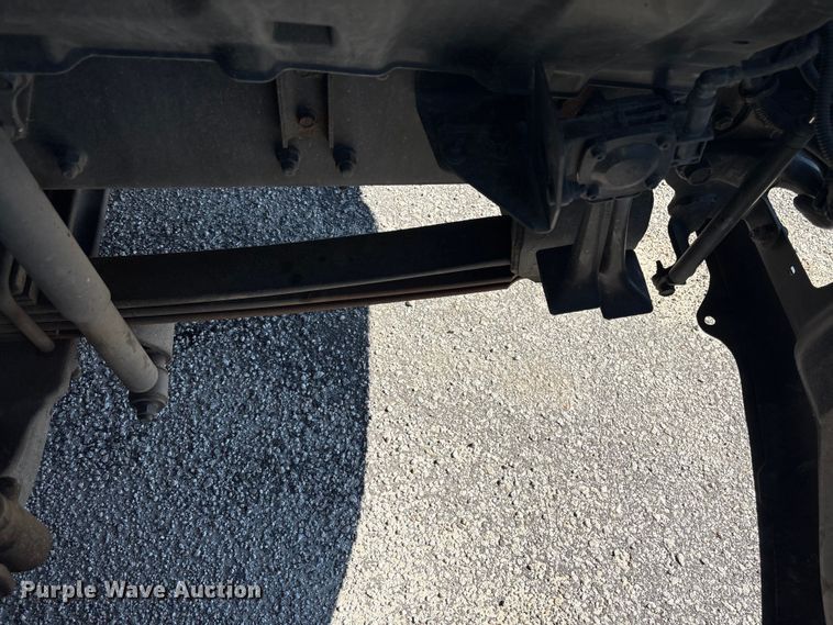 image for item YA1868 2019 Hino box truck
