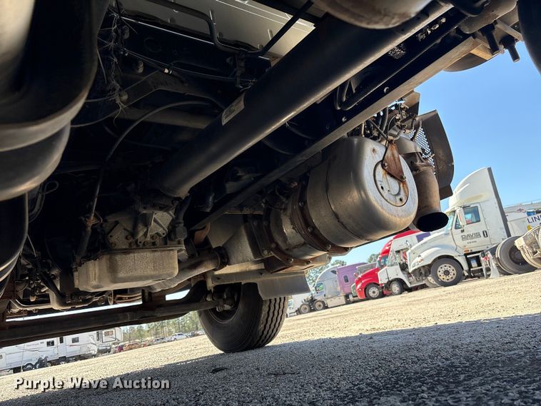 image for item YA1868 2019 Hino box truck