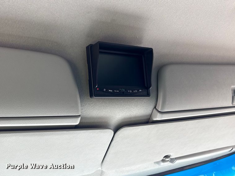 image for item YA1868 2019 Hino box truck