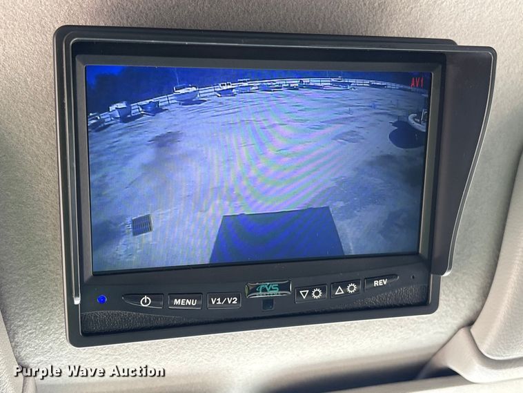 image for item YA1868 2019 Hino box truck