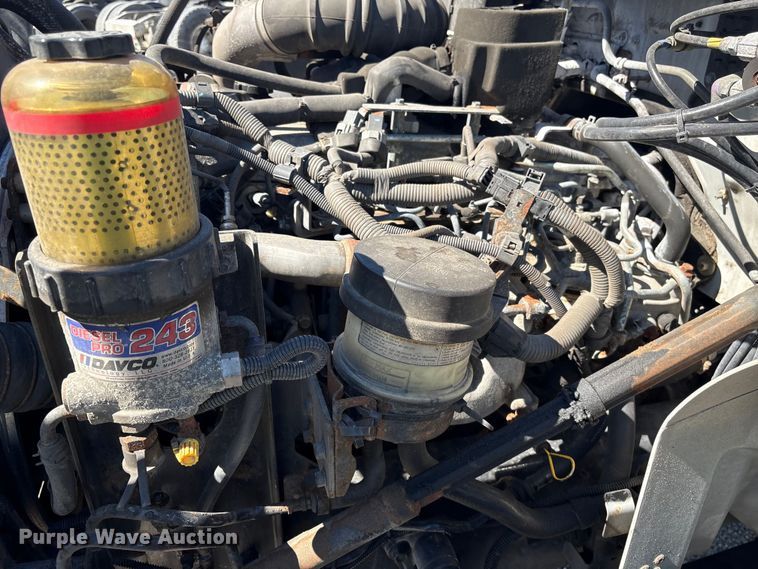 image for item YA1868 2019 Hino box truck