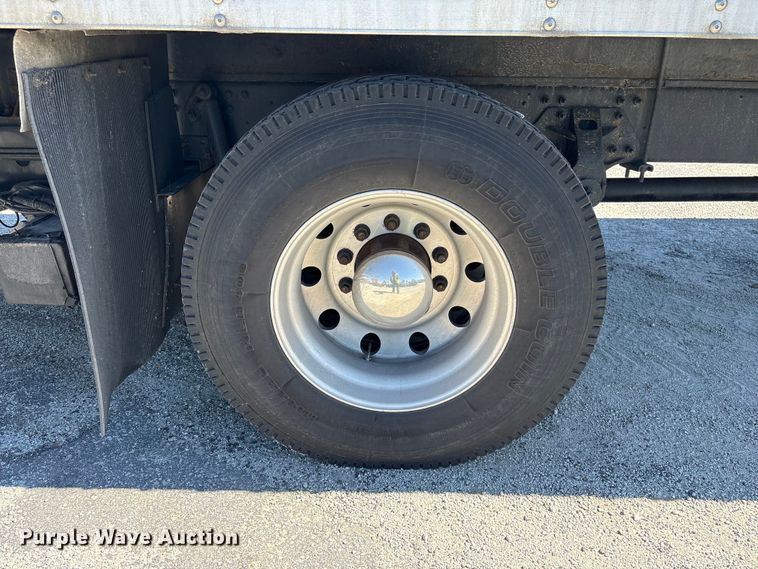 image for item YA1868 2019 Hino box truck
