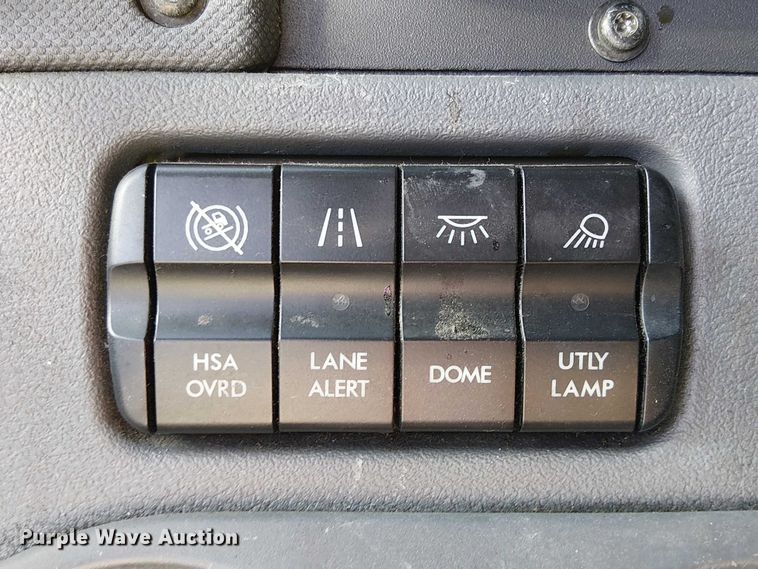 image for item YA2233 2019 Freightliner Cascadia semi truck