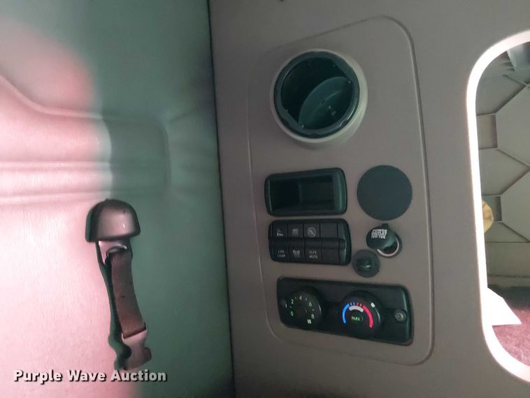 image for item YA2233 2019 Freightliner Cascadia semi truck