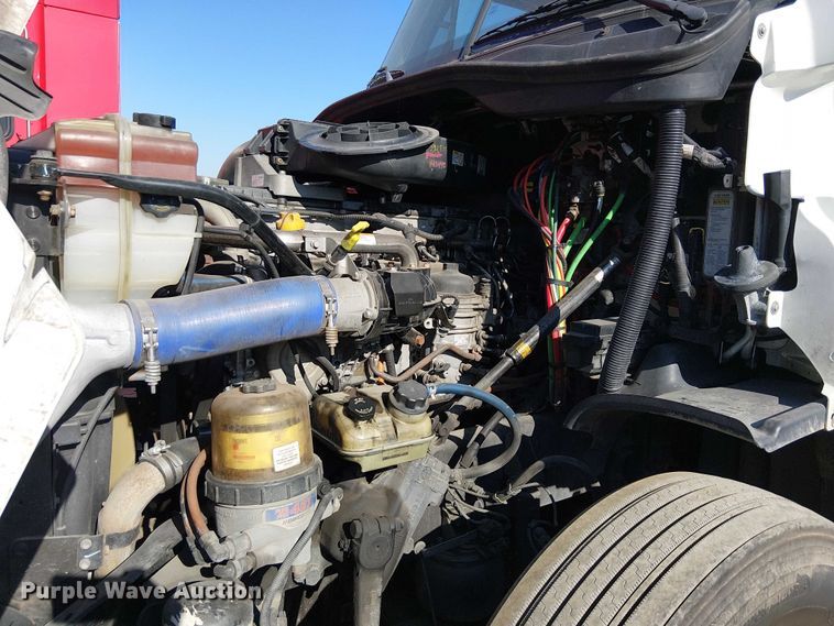 image for item YA2233 2019 Freightliner Cascadia semi truck