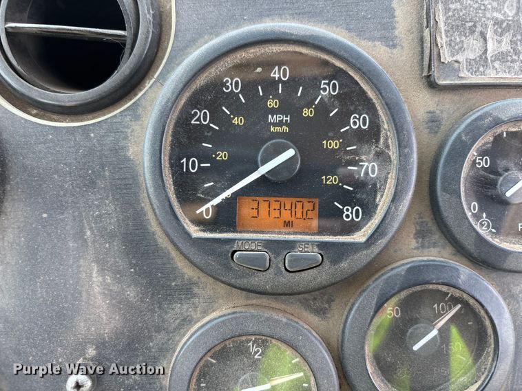 image for item YA2531 2015 Capacity TJ5000 yard truck