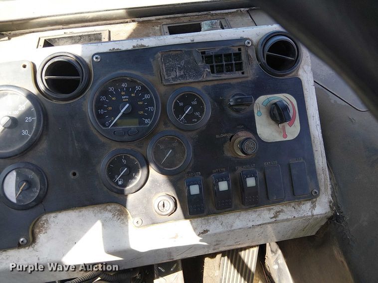 image for item YA2531 2015 Capacity TJ5000 yard truck