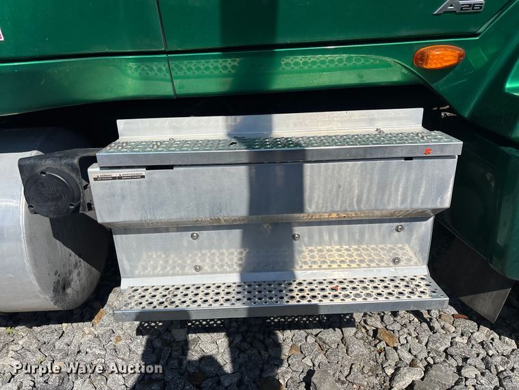 image for item YA2580 2019 International LT625 semi truck