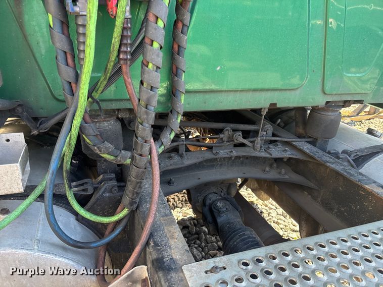 image for item YA2580 2019 International LT625 semi truck