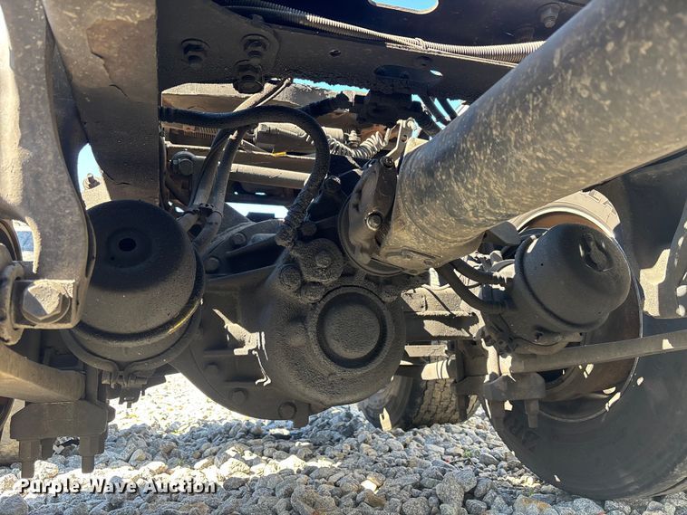 image for item YA2580 2019 International LT625 semi truck