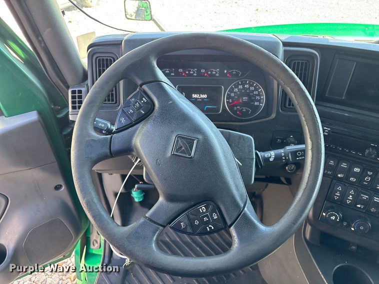 image for item YA2580 2019 International LT625 semi truck