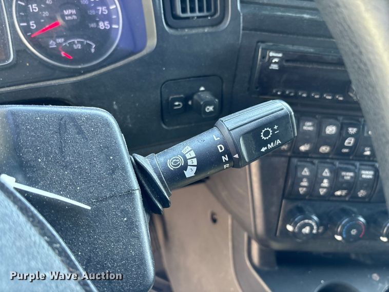 image for item YA2580 2019 International LT625 semi truck
